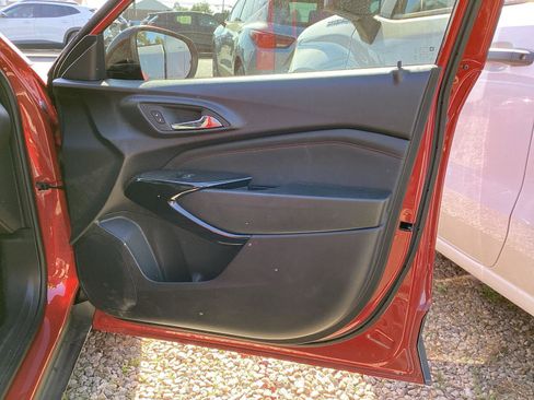 Used 2026 Chevrolet Trax RS w/ Sunroof Package FWD image 8