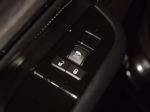Used 2021 Jeep Grand Cherokee L Overland w/ Luxury Tech Group IV AWD/4WD image 44