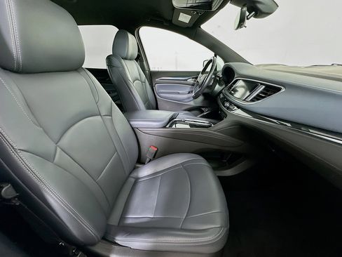 Used 2024 Buick Enclave Premium image 33