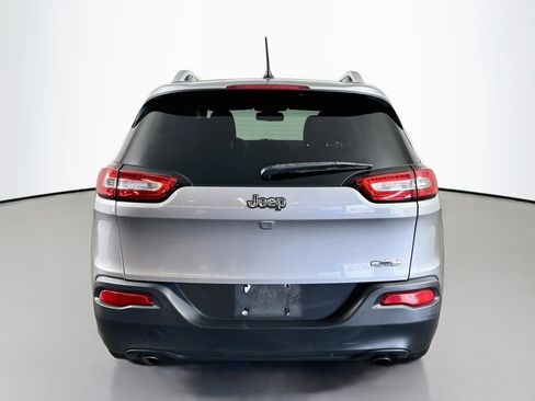 Used 2014 Jeep Cherokee Latitude w/ Cold Weather Group FWD image 6