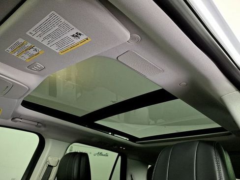 New 2025 Lincoln Navigator L Reserve AWD/4WD image 14