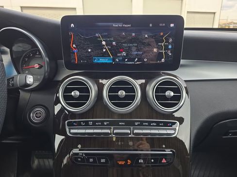 Used 2020 Mercedes-Benz GLC 300 4MATIC w/ AMG Line image 24