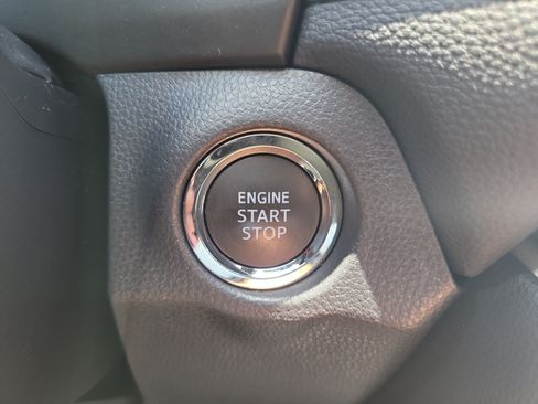 Certified 2025 Toyota RAV4 XLE FWD image 27