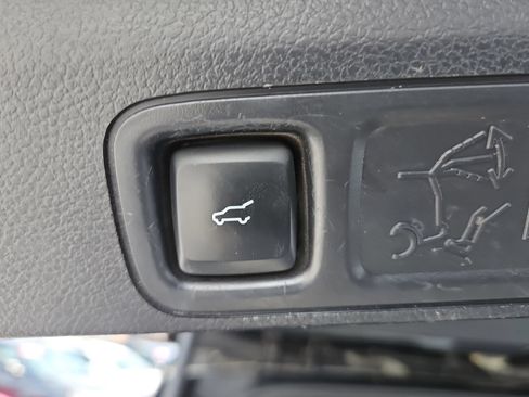 Used 2018 Ford Expedition Limited w/ Equipment Group 301A AWD/4WD image 20