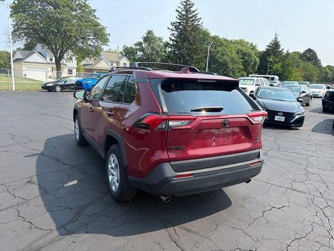 Used 2019 Toyota RAV4 LE w/ Carpet Mat Package AWD/4WD image 8