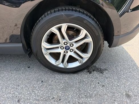 Used 2016 Ford Edge Titanium w/ Equipment Group 301A AWD/4WD image 32