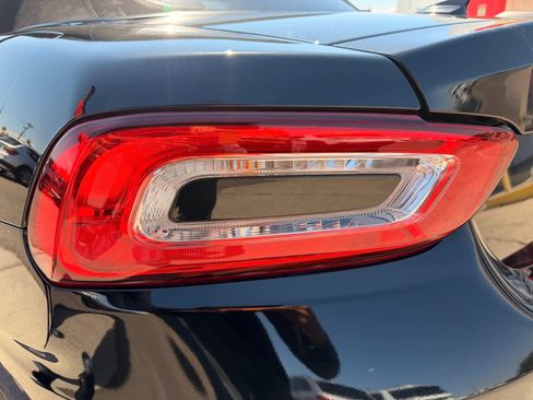 Used 2018 FIAT 124 Spider Abarth w/ Convenience Group RWD image 28