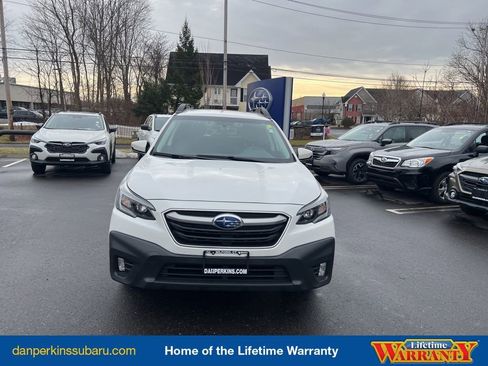 Used 2022 Subaru Outback Premium image 9