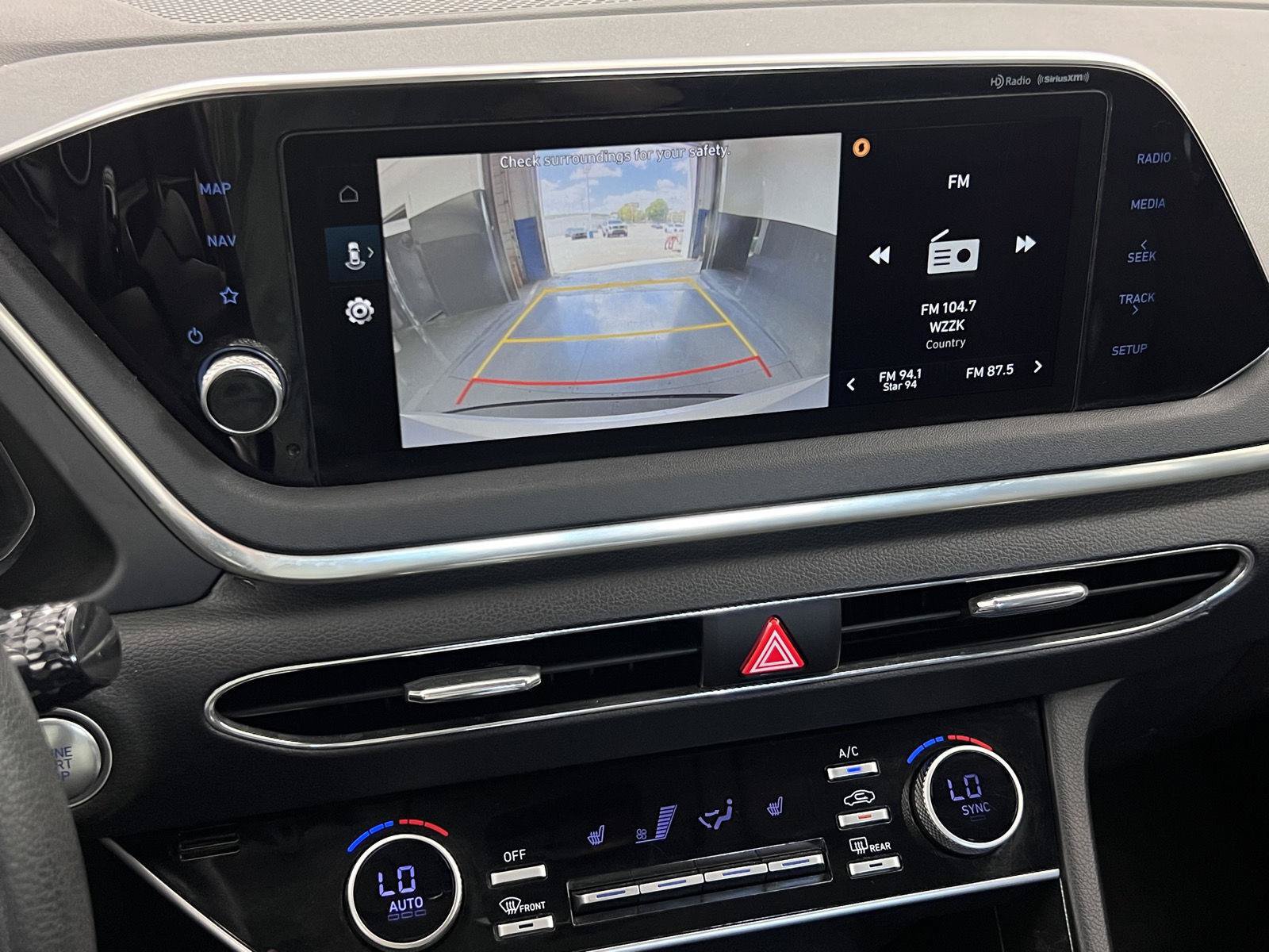 Used 2023 Hyundai Sonata SEL w/ Winter Weather Package FWD image 3