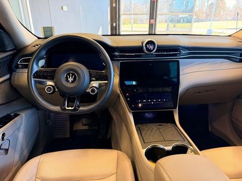 Certified 2023 Maserati Grecale GT image 13