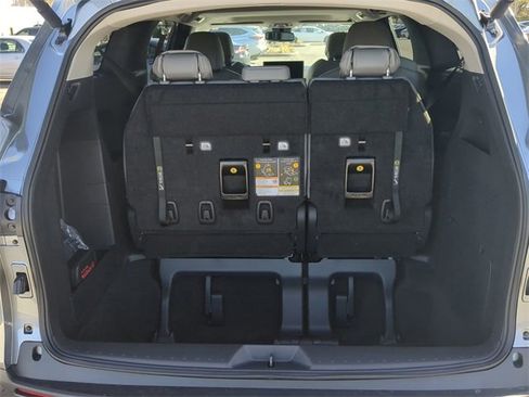 New 2026 Toyota Sienna XLE image 13
