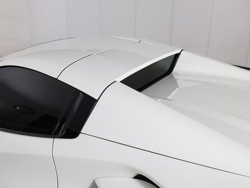 Used 2017 Ferrari 488 Spider image 10