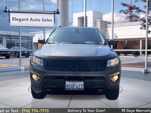 Used 2019 Jeep Compass Trailhawk image 2