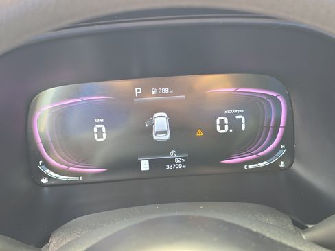 Used 2024 Kia Soul LX w/ Option Group 015 FWD image 30