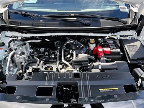 New 2026 Nissan Kicks SR image 11