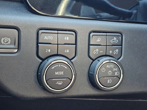 Used 2024 Chevrolet Silverado 1500 RST image 39