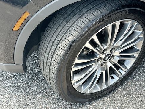 Used 2017 Lincoln MKX Reserve w/ Lincoln MKX Climate Package FWD image 25