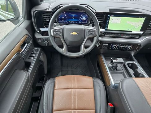 Used 2024 Chevrolet Silverado 1500 High Country w/ High Country Premium Package AWD/4WD image 37