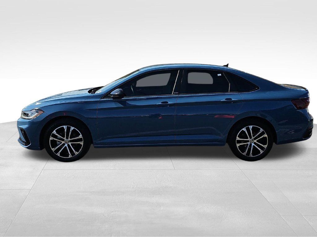 Used 2025 Volkswagen Jetta Sport FWD image 6
