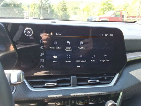 Certified 2025 Chevrolet Equinox LT image 30