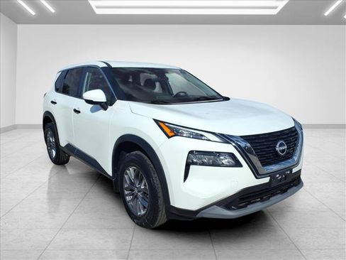 Used 2021 Nissan Rogue S AWD/4WD image 2