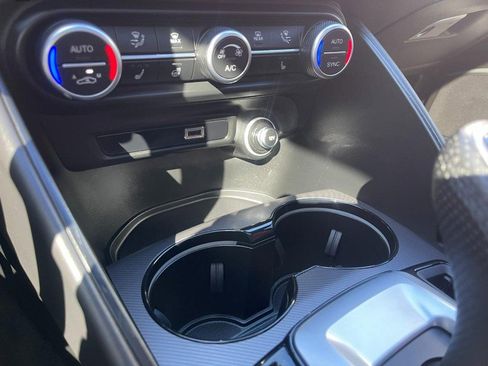 Used 2022 Alfa Romeo Giulia Veloce image 26