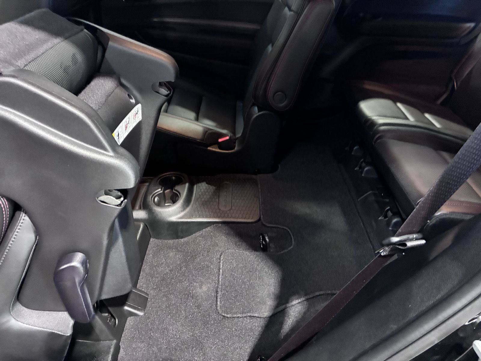 Used 2025 Dodge Durango GT AWD/4WD image 34
