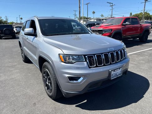Used 2018 Jeep Grand Cherokee Laredo RWD image 8