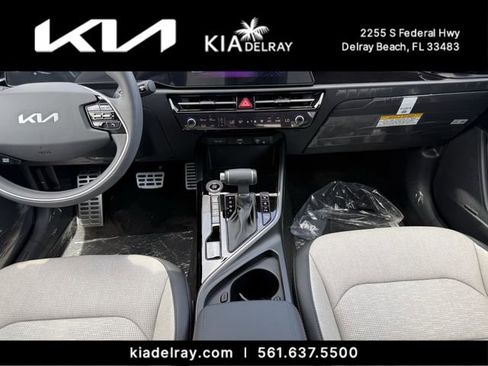 New 2026 Kia Niro SX Touring FWD image 14
