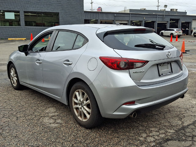 Used 2017 MAZDA MAZDA3 Sport FWD image 3