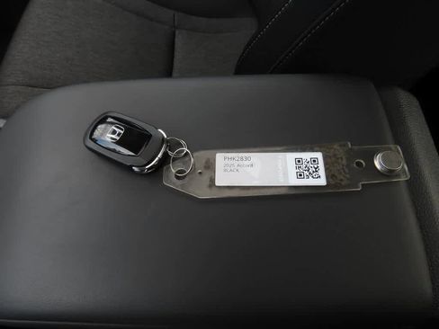 Used 2025 Honda Accord SE image 25