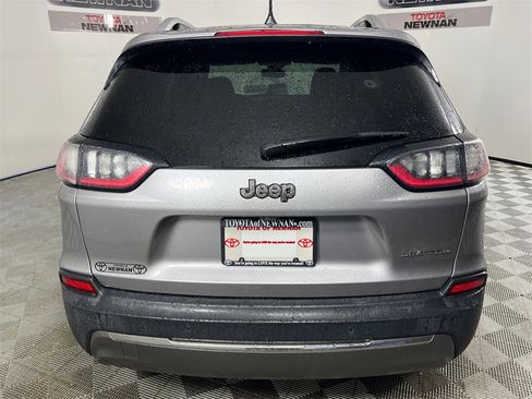 Used 2019 Jeep Cherokee Limited w/ Luxury Group image 5