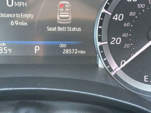 Used 2023 Toyota Highlander XLE FWD image 19