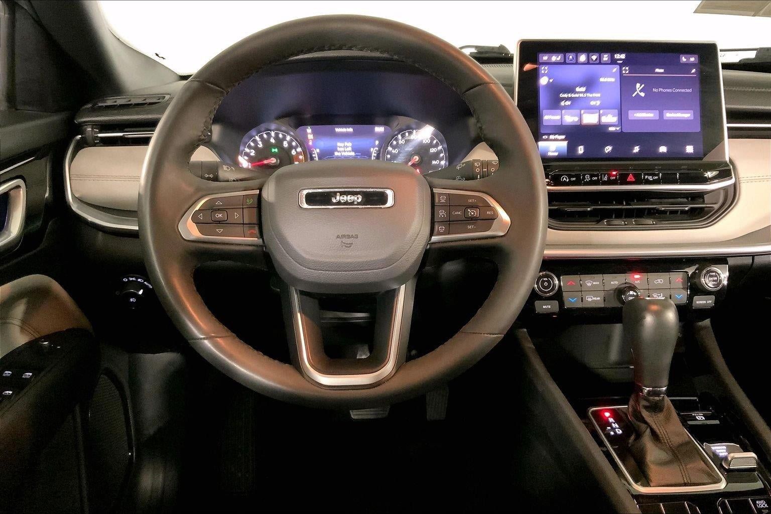 Used 2025 Jeep Compass Limited AWD/4WD image 5