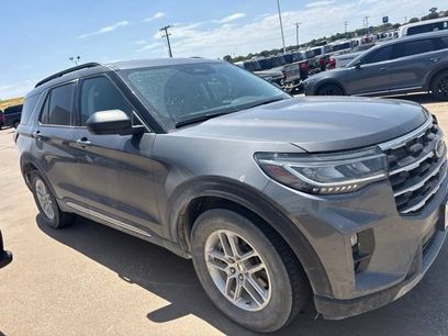 Used 2025 Ford Explorer Active w/ Active Comfort Package