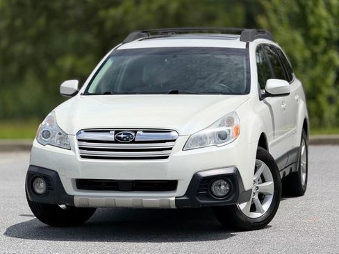 Used 2013 Subaru Outback 2.5i Limited AWD/4WD image 2