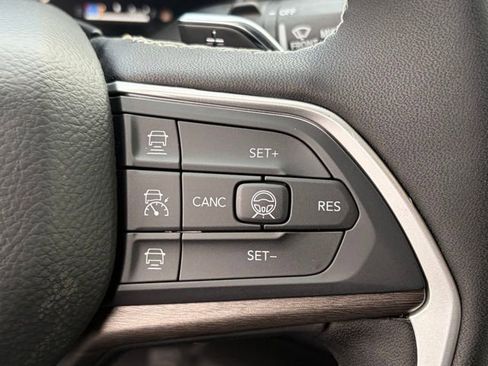 New 2026 Jeep Grand Cherokee Limited AWD/4WD image 18
