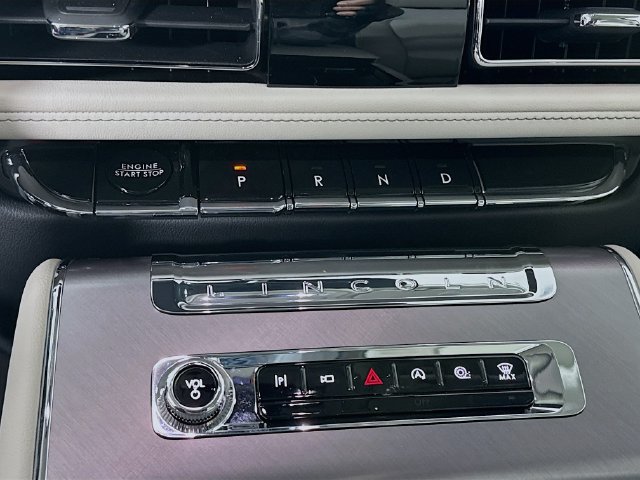 New 2026 Lincoln Aviator 2WD image 17