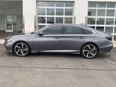 Used 2018 Honda Accord Sport image 3