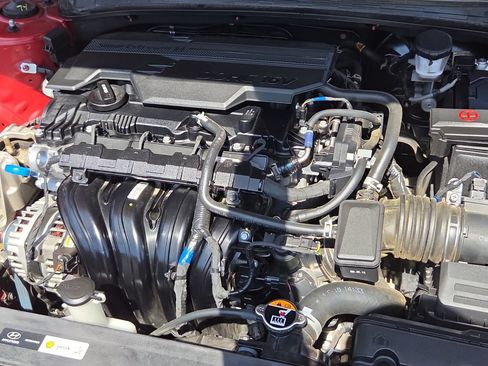 Used 2025 Hyundai Elantra Sport FWD image 10