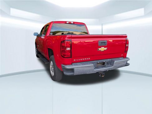 Used 2018 Chevrolet Silverado 1500 LT RWD image 2