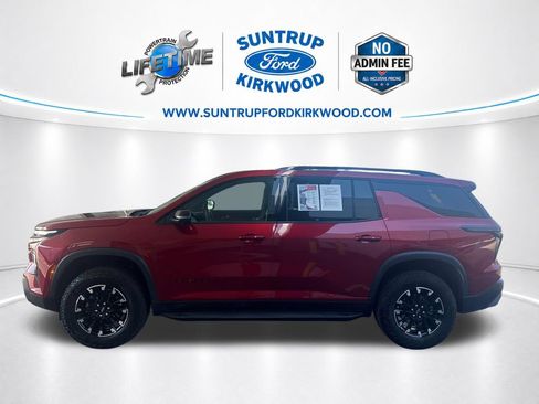 Used 2024 Chevrolet Traverse Z71 AWD/4WD image 2