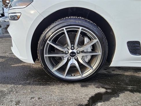 Used 2025 Genesis G70 2.5T image 31