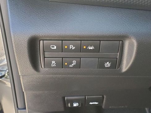 Certified 2025 Nissan Kicks Play S image 17