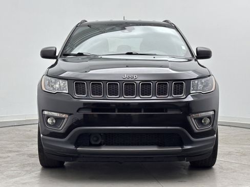 Used 2021 Jeep Compass Latitude w/ Driver Assistance Group FWD image 2