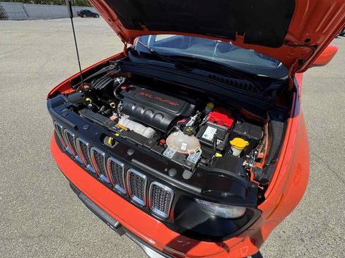 Used 2019 Jeep Renegade Latitude w/ Popular Equipment Group AWD/4WD image 41