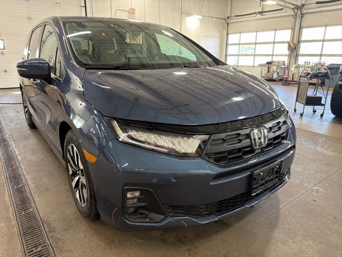 Used 2025 Honda Odyssey EX-L image 2