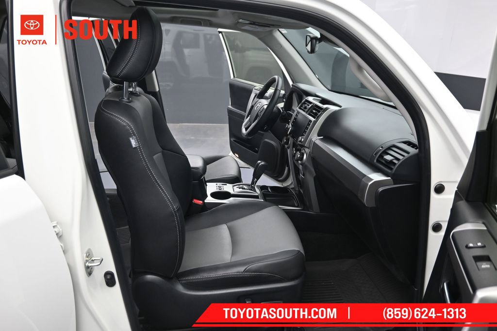 Used 2023 Toyota 4Runner SR5 Premium w/ Moonroof Package RWD image 31