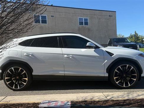 Used 2020 Lamborghini Urus image 10