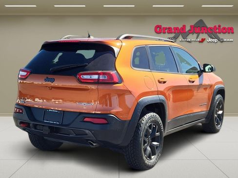 Used 2015 Jeep Cherokee Trailhawk w/ Comfort/Convenience Group AWD/4WD image 4